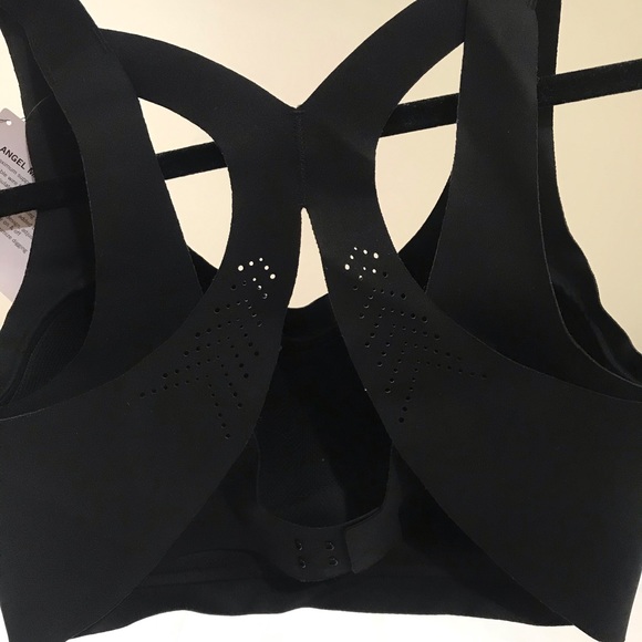 New beautiful Victoria Secret Sports Bra. Large😍 - Picture 2 of 5
